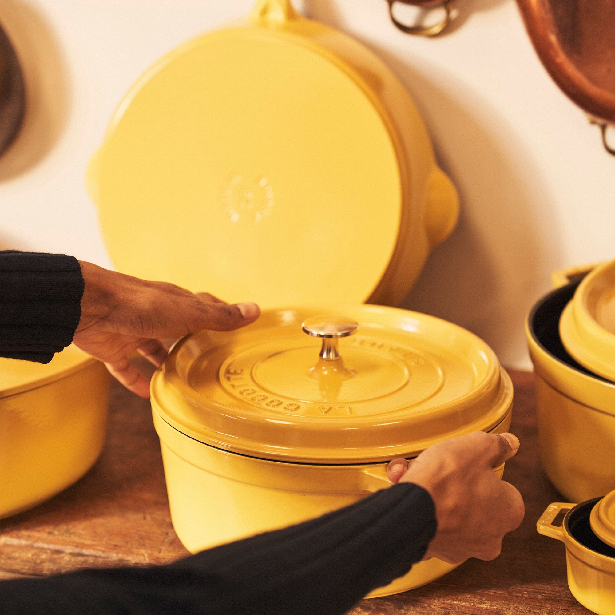 Staub Cast Iron 5.5-qt Round Cocotte, Dutch Oven - Citron