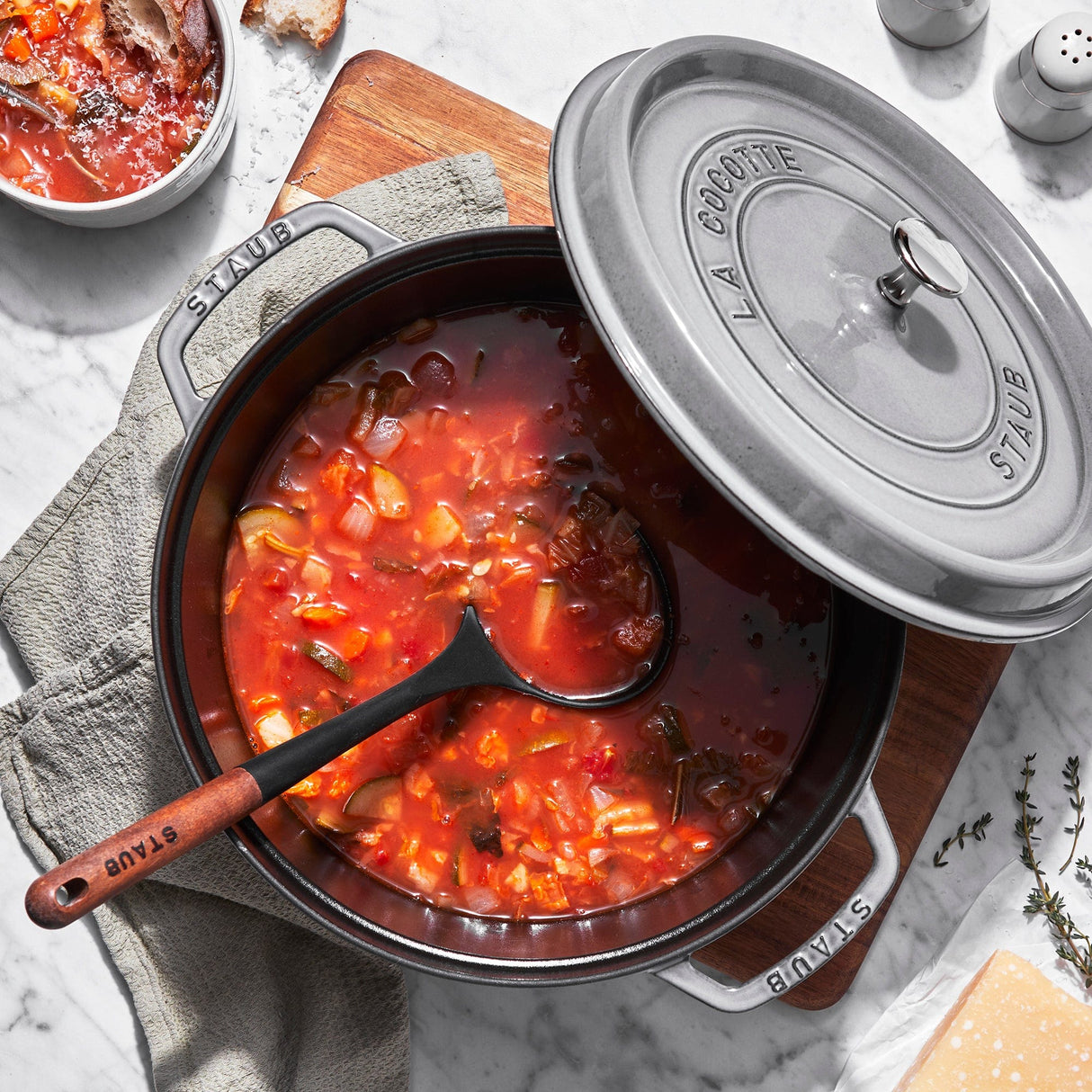 Staub Cast Iron 7-qt Round Cocotte, Dutch Oven - Graphite Grey