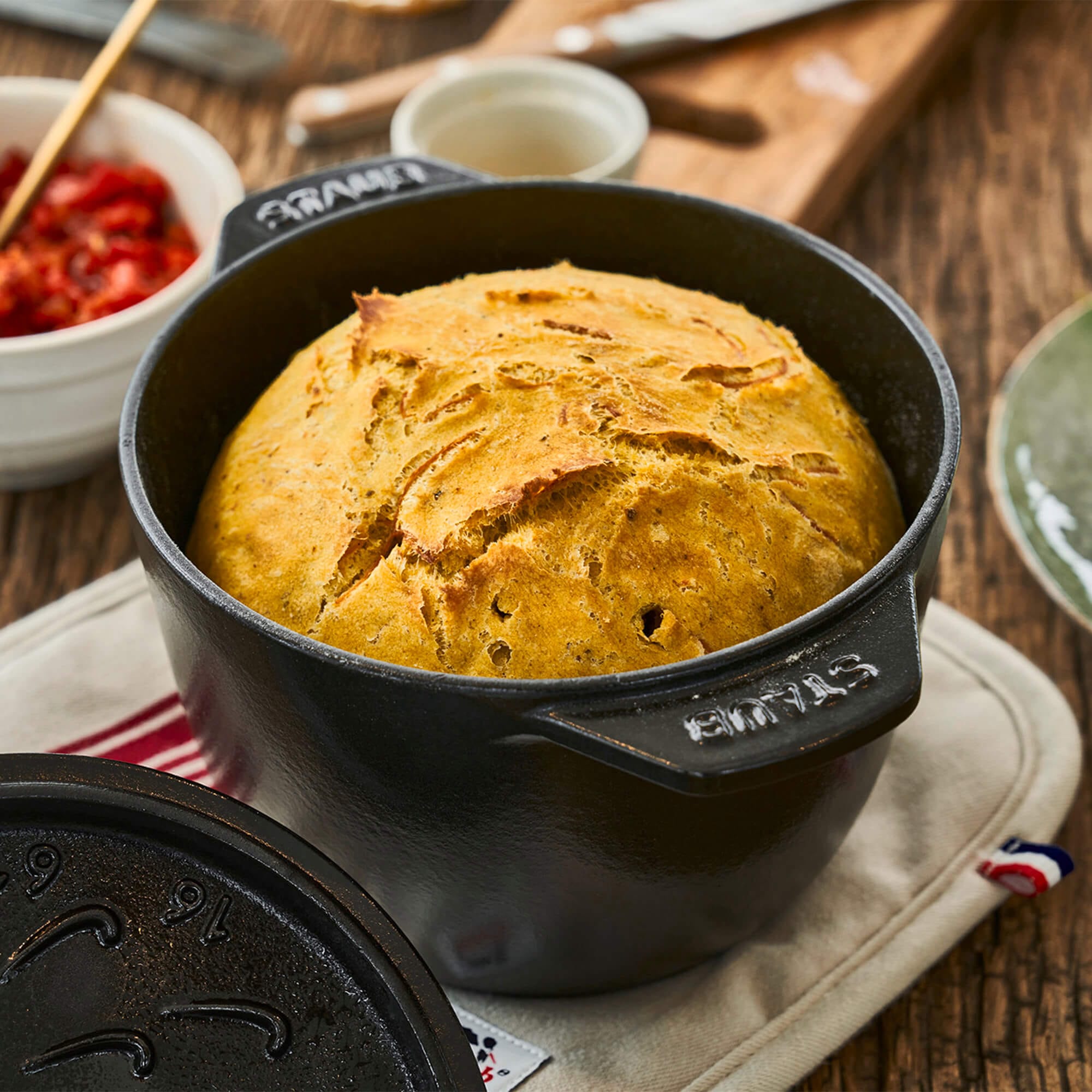 Staub Cast Iron 1.5-qt Petite French Oven - Matte Black