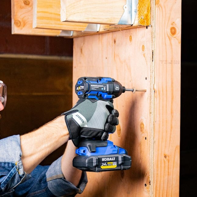 Kobalt XTR 24-volt 1/4-in Brushless Cordless Impact Driver, Battery and Charger Included with Hard Case