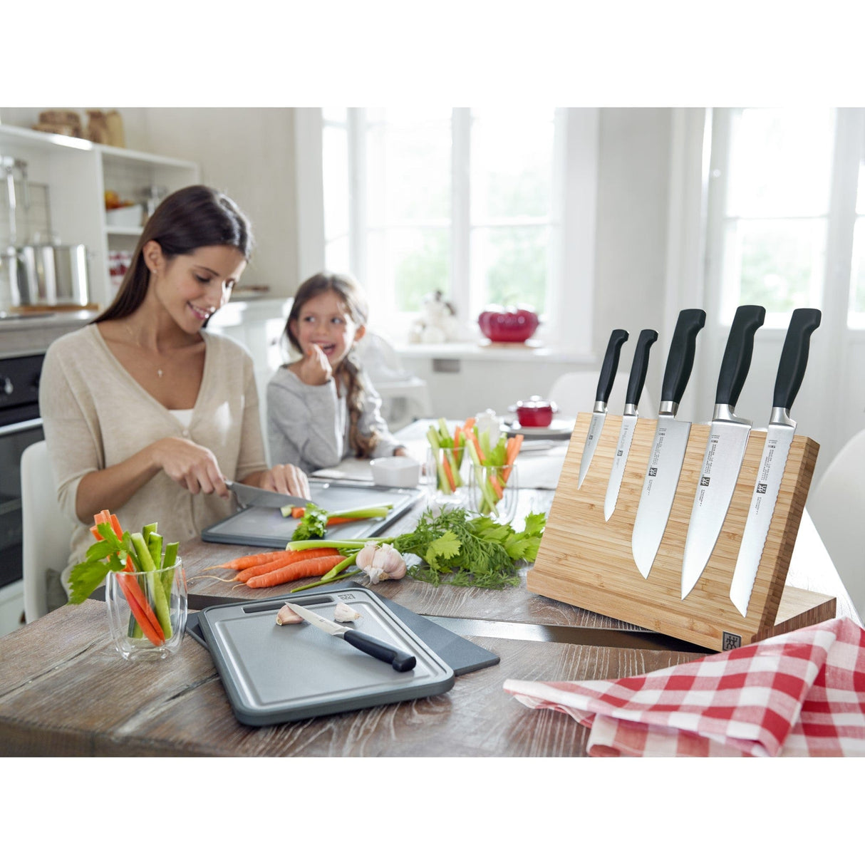 Zwilling Bamboo Magnetic Easel - holds 7 knives
