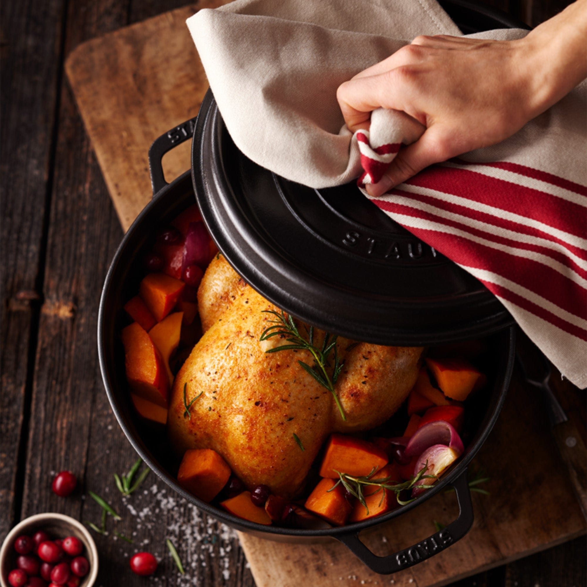 Staub Cast Iron 5.5-qt Round Cocotte, Dutch Oven - Matte Black