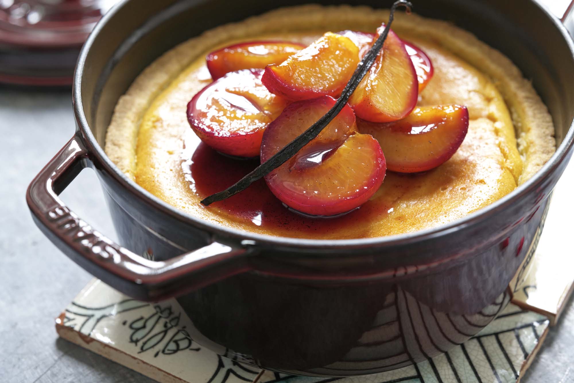 Staub Cast Iron 2.75-qt Round Cocotte, Dutch Oven - Grenadine