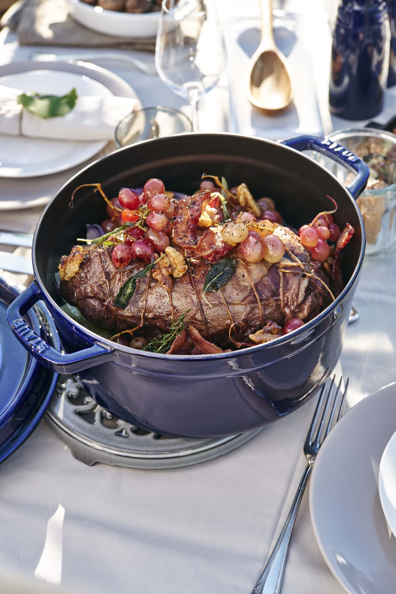 Staub Cast Iron 7-qt Round Cocotte, Dutch Oven - Dark Blue