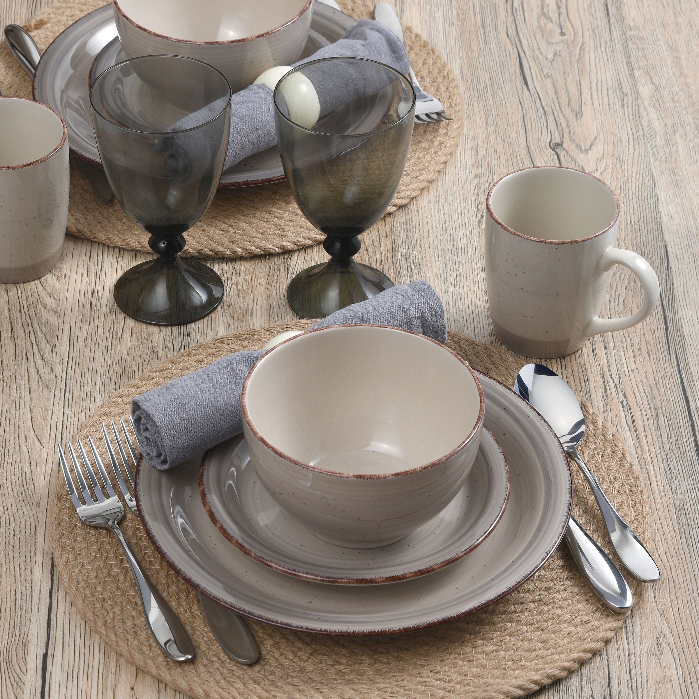 Pfaltzgraff Sadie 16 piece Dinnerware Set, Service for 4, Cream