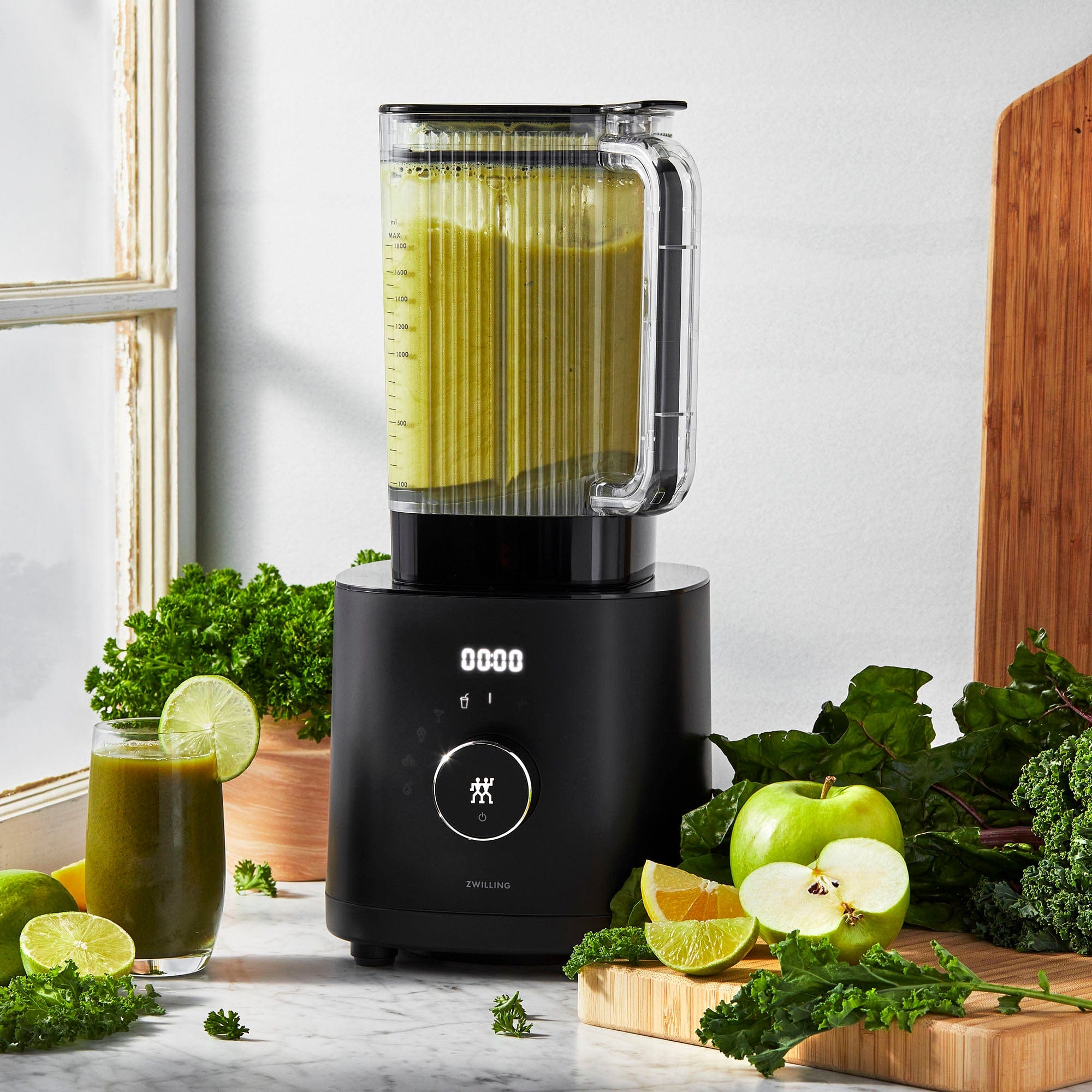 Zwilling Enfinigy Power Blender, Piranha Teeth Winglet Blade for Shakes, Smoothies + Ice Cream, Black