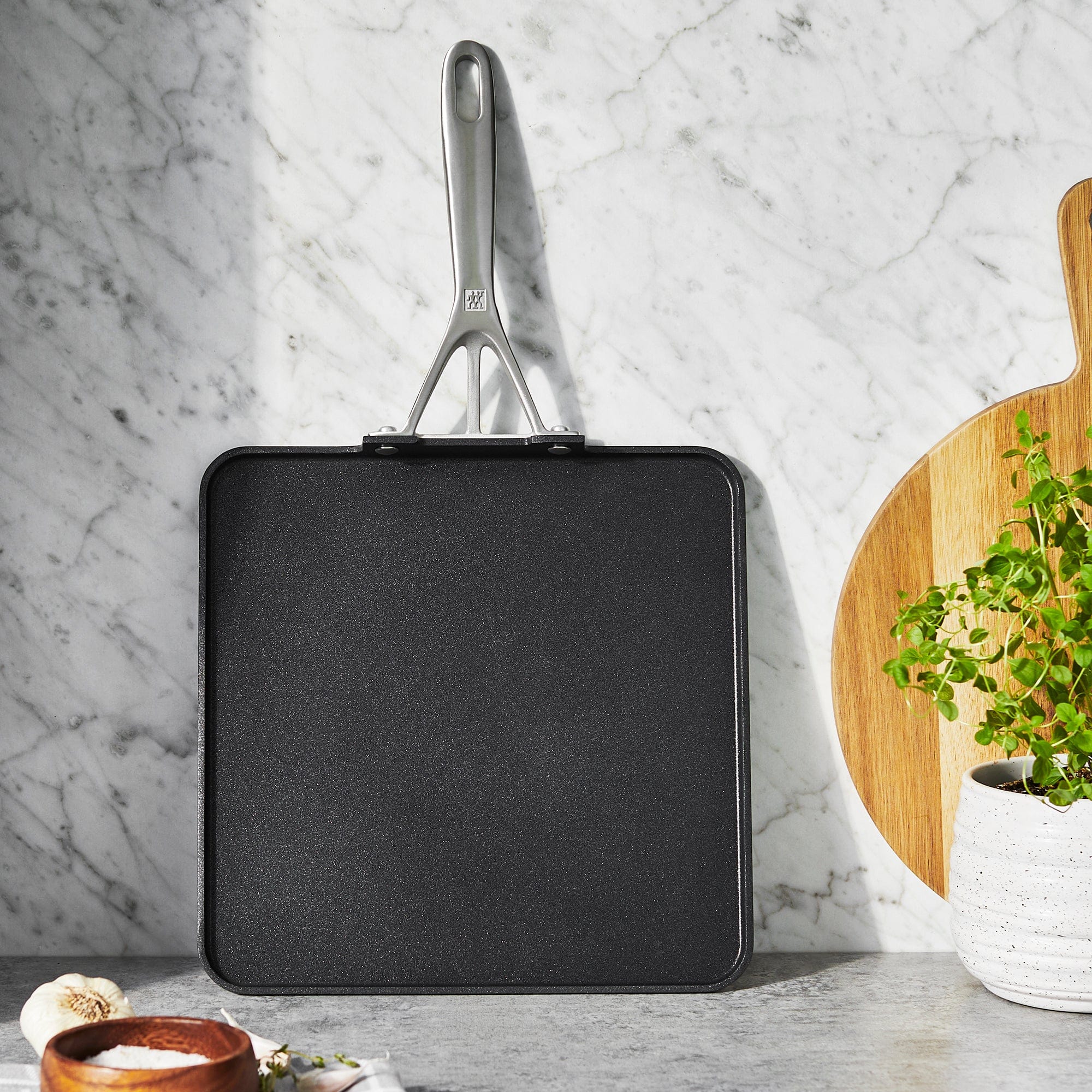 Zwilling Motion Hard Anodized 11 x 11-inch Aluminum Nonstick Square Griddle