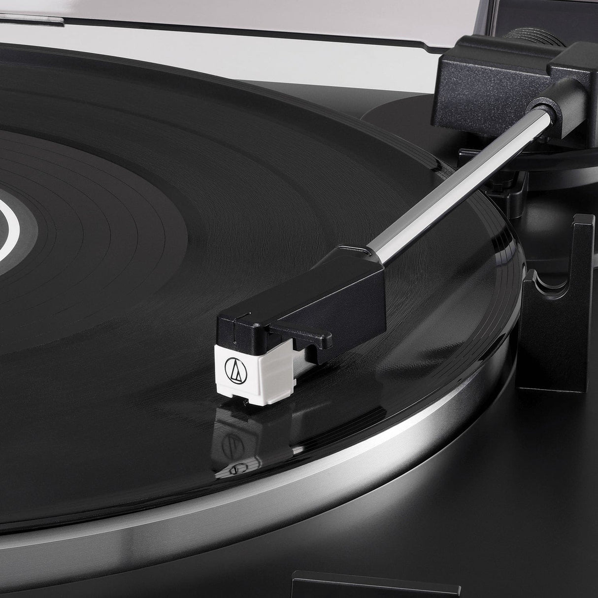 Audio-Technica 2-Speed Belt-Drive Fully Automatic Turntable with 45 RPM Adapter, Switchable Phono Preamp, and RCA Out, AT-LP60X, Black