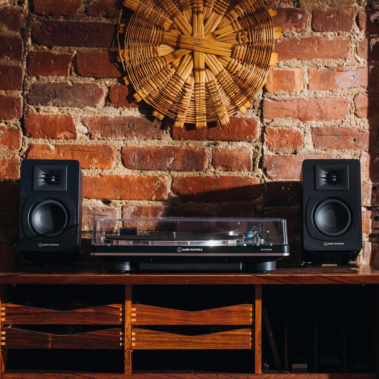 Audio-Technica 30-Watt-Max Bluetooth AT-SP3X Powered Bookshelf Speaker Set with 3-In. Woofers, Built-in DSP Tuning, and Dual RCA Inputs, Pair
