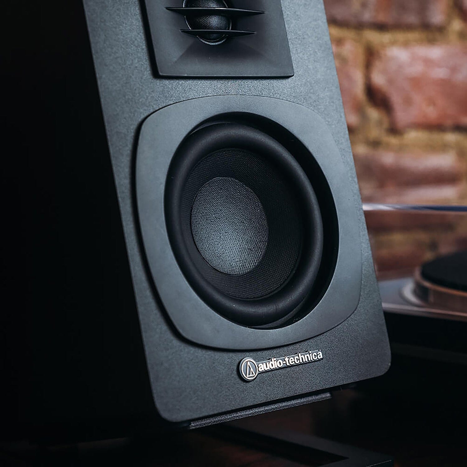 Audio-Technica 30-Watt-Max Bluetooth AT-SP3X Powered Bookshelf Speaker Set with 3-In. Woofers, Built-in DSP Tuning, and Dual RCA Inputs, Pair