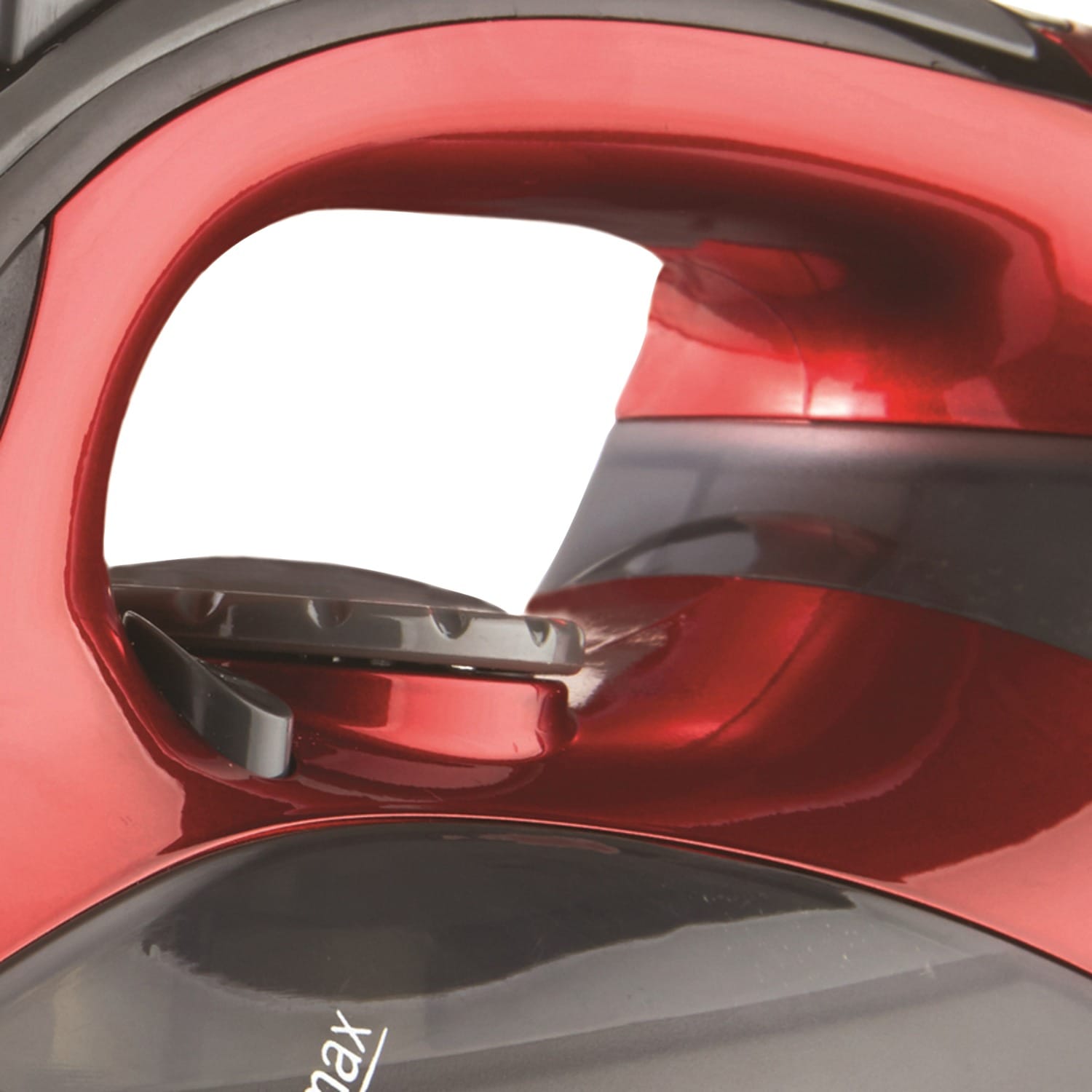 Brentwood 1200-Watt Nonstick Steam Iron with Retractable Cord, Red