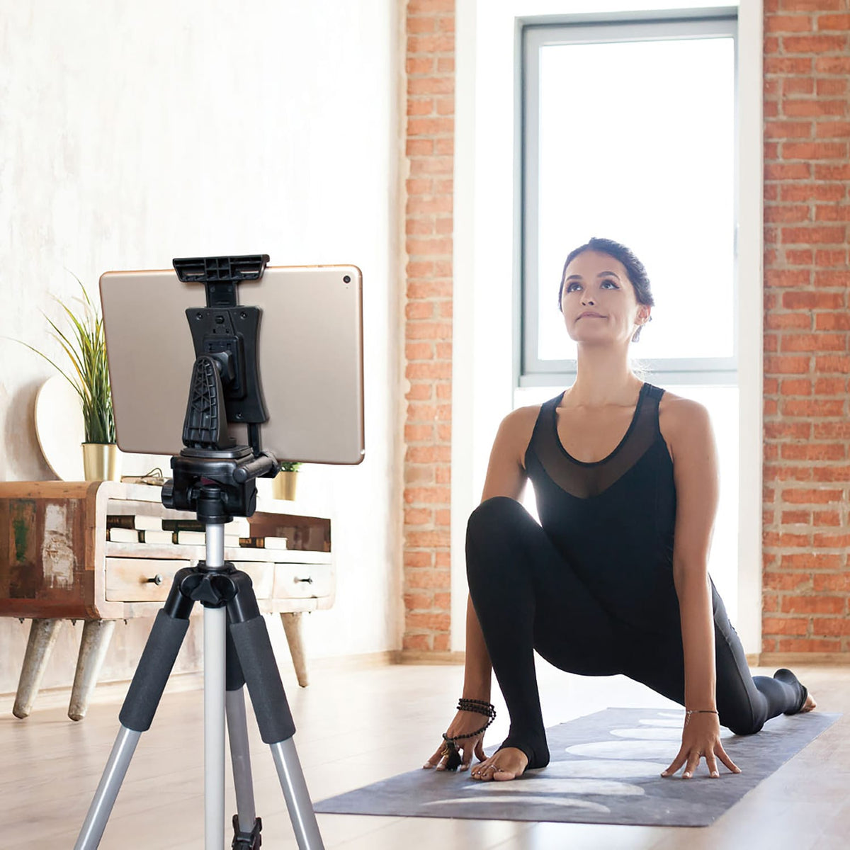 Bower Tripod Mount Holder for Tablets