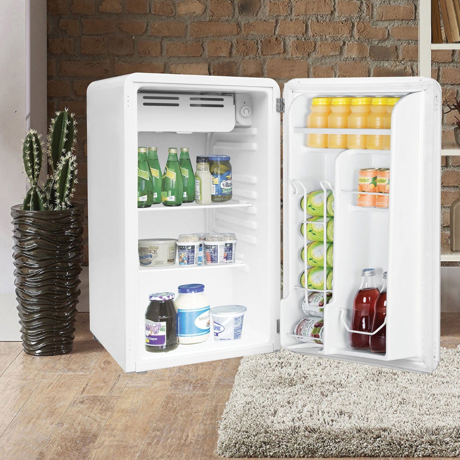 Frigidaire 3.2-Cu.-Ft. 60-Watt Retro Compact Refrigerator, White