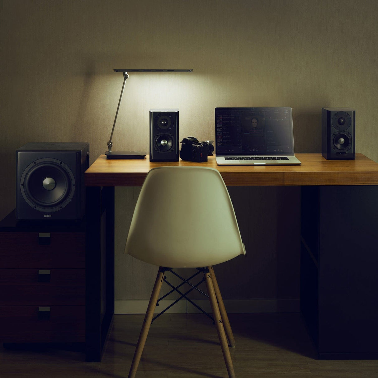 Edifier 150-Watt Continuous-Power Amplified Bluetooth 2.1 Bookshelf Speakers with Subwoofer and Remote, S351DB