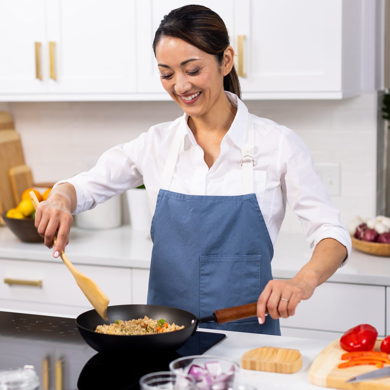 Joyce Chen 9.5-In. Classic Series Carbon Steel Preseasoned Stir Fry Pan with Beech Handle