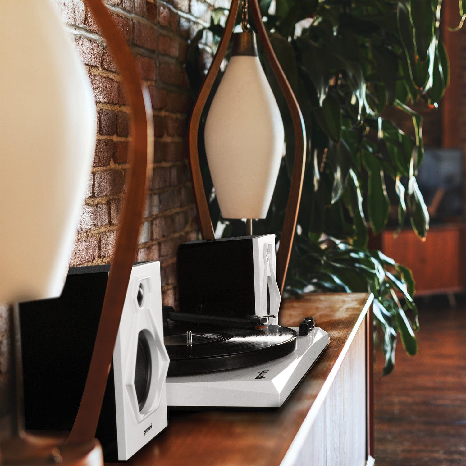 Gemini TT-900B Belt-Drive 3-Speed Turntable System with Bluetooth and Stereo Speakers, White