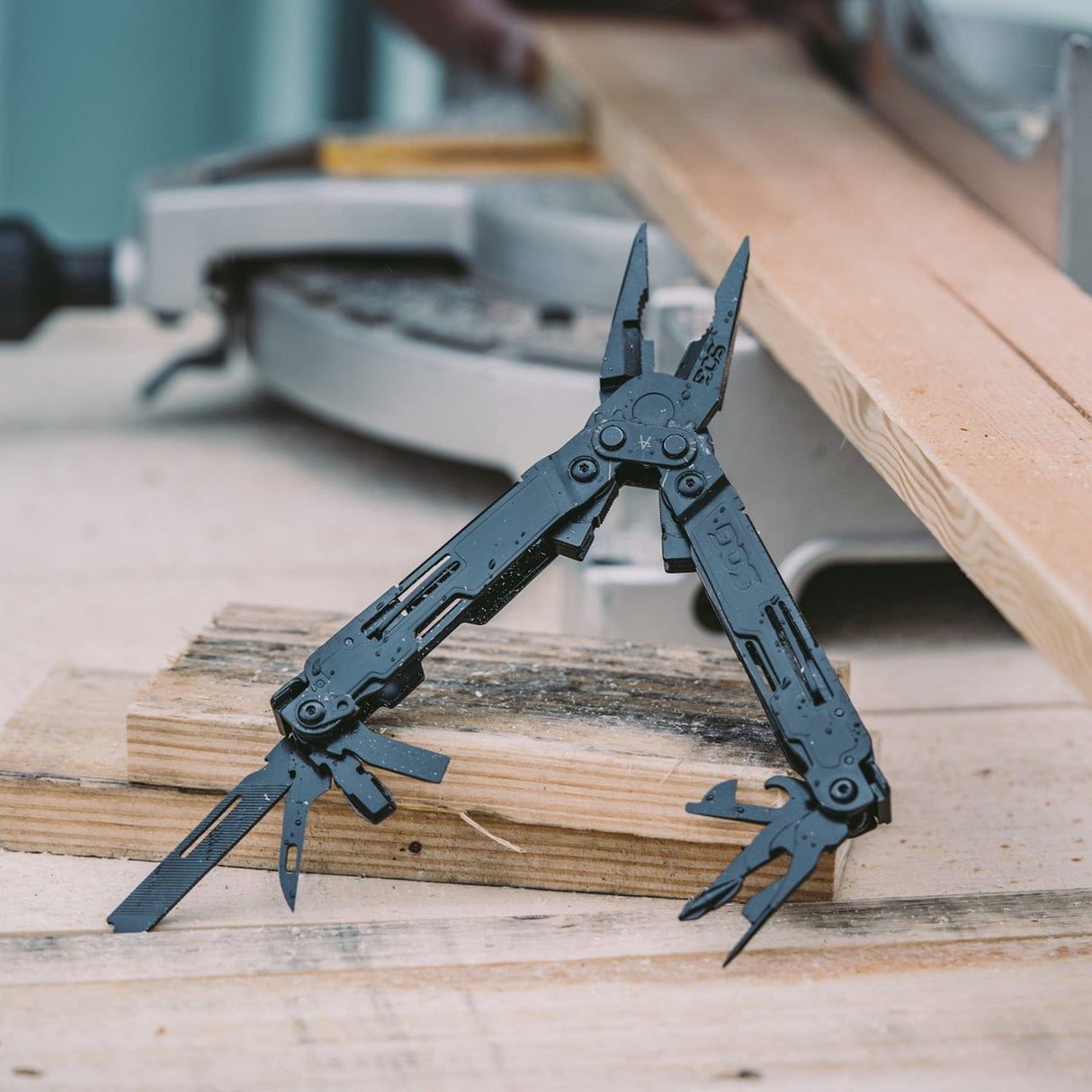 SOG PowerAccess 18-in-1 Multi-Tool, Black