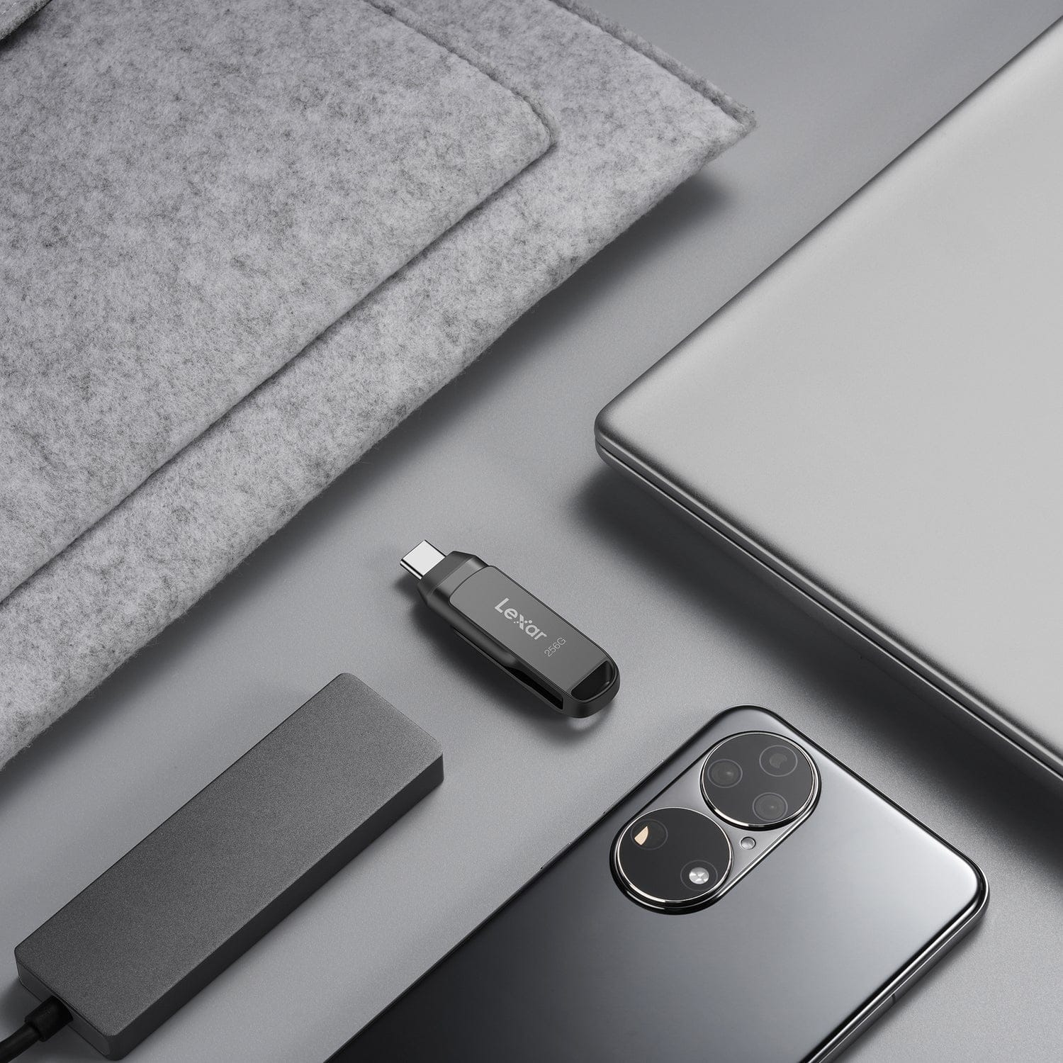 Lexar JumpDrive D400 USB 3.2 Gen 1 Dual Drive with USB-C and USB-A Connectors, 512 GB