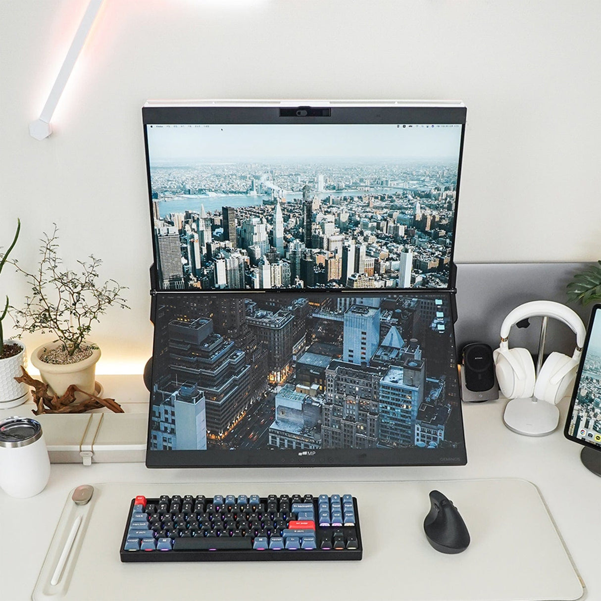 Mobile Pixels Geminos X 1440p 24-In. Dual-Screen Desktop Monitor