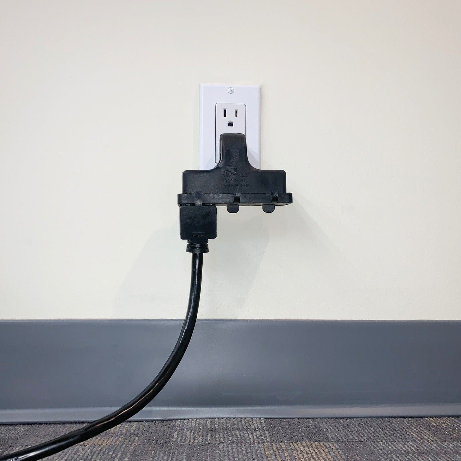 Stanley 3-AC Outlet PlugMax Outdoor Grounded Wall Tap with Rubberized Protective Covers, 31110