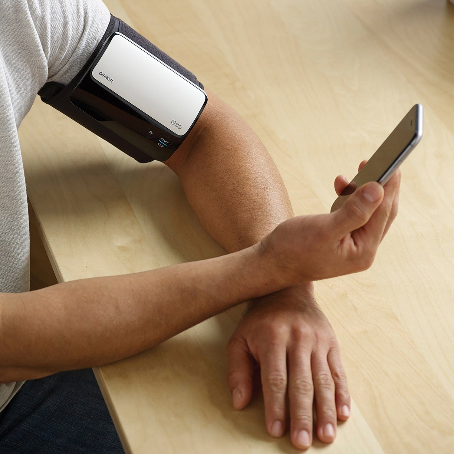 Omron Evolv Wireless Upper Arm Blood Pressure Monitor