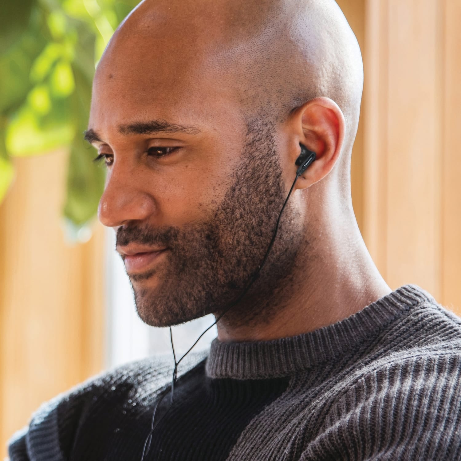 Panasonic Wired On-Ear Earphones with 3.5-mm Connector, Powerful Bass, HV096