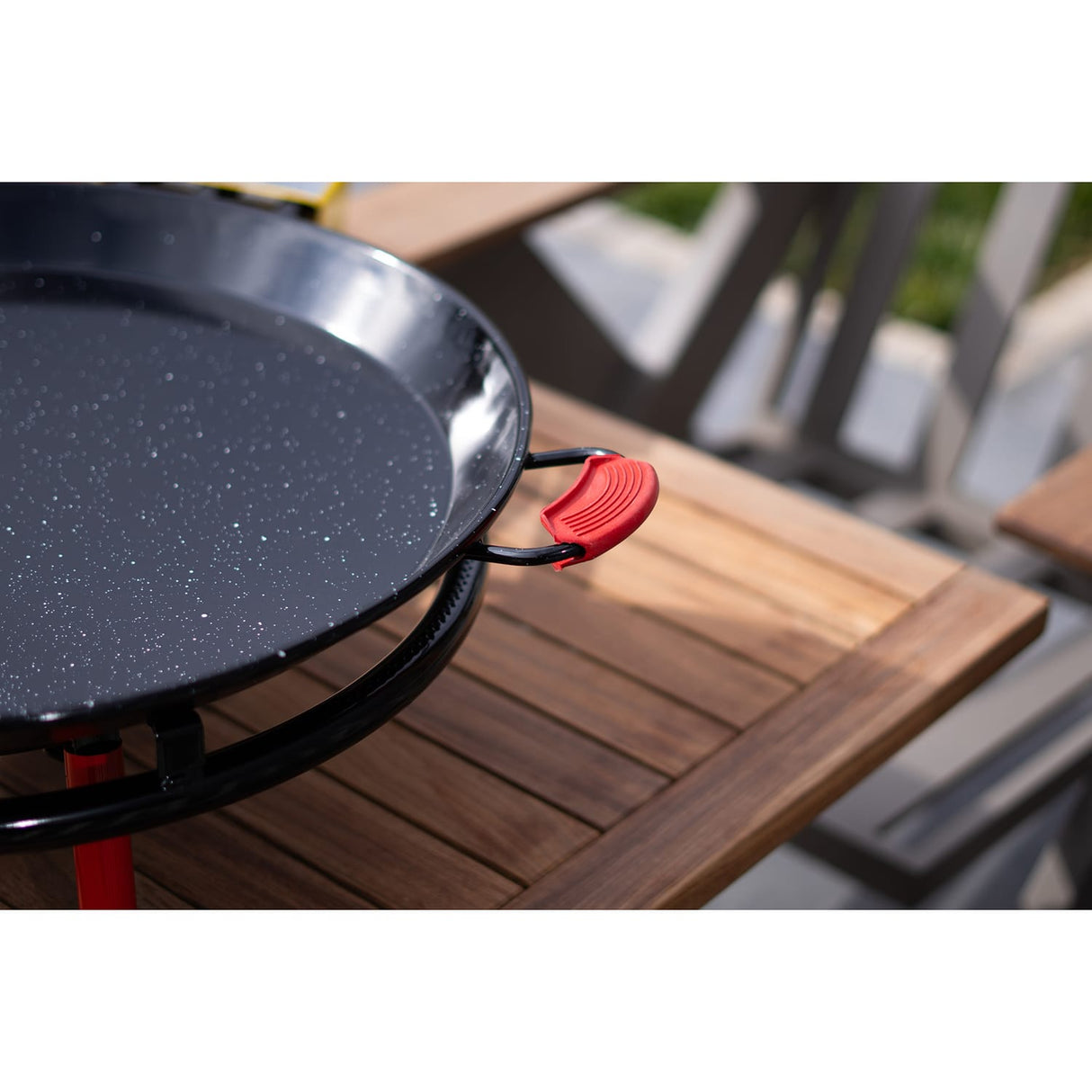 Ringg Outdoor Flame Series Pro Kit with 24-In. Triple-Ringed Gas Burner and 5-In. Tabletop Stand for 24 Servings