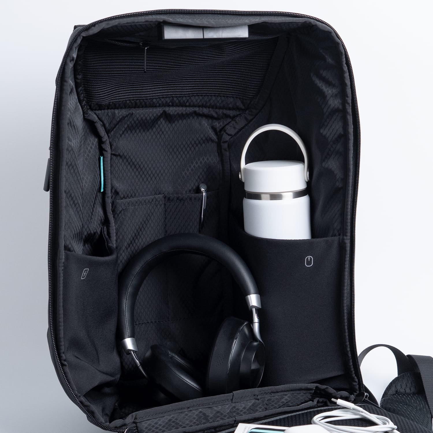 Scapade AirPack BackPack with Apple Find My Tracker and TSA-Approved Lock