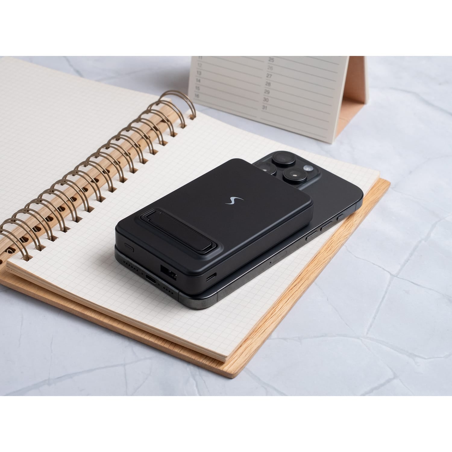 Scapade 10000-mAh MagPower Max Magnetic Qi v2.0 Portable Power Bank