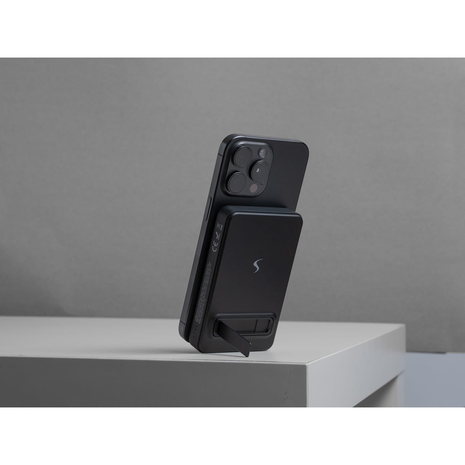 Scapade 10000-mAh MagPower Max Magnetic Qi v2.0 Portable Power Bank