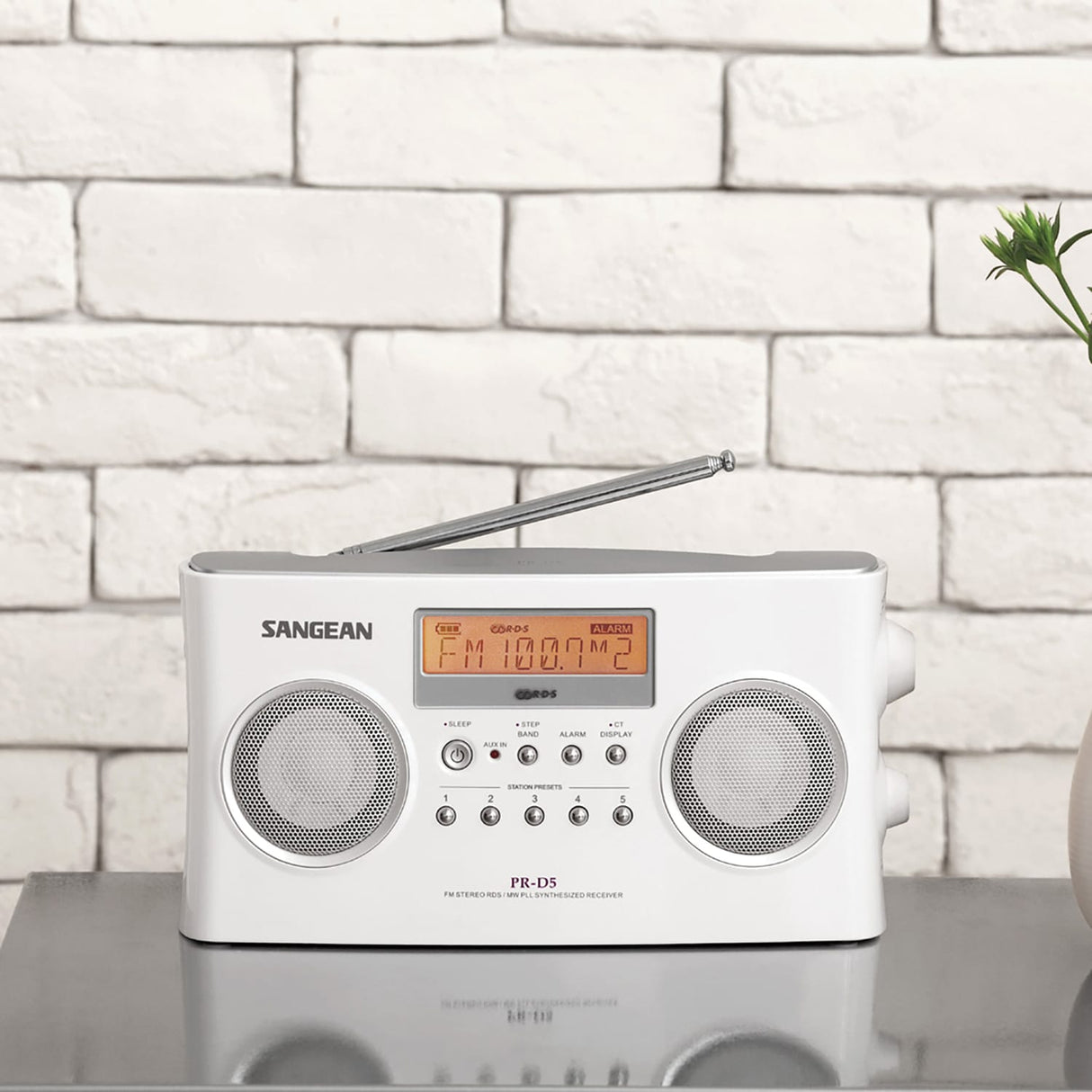 Sangean PR-D5 FM-Stereo/AM Portable Digital-Tuning Radio, White