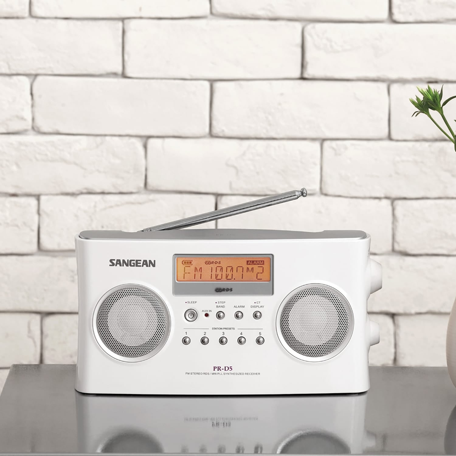 Sangean PR-D5 FM-Stereo/AM Portable Digital-Tuning Radio, White
