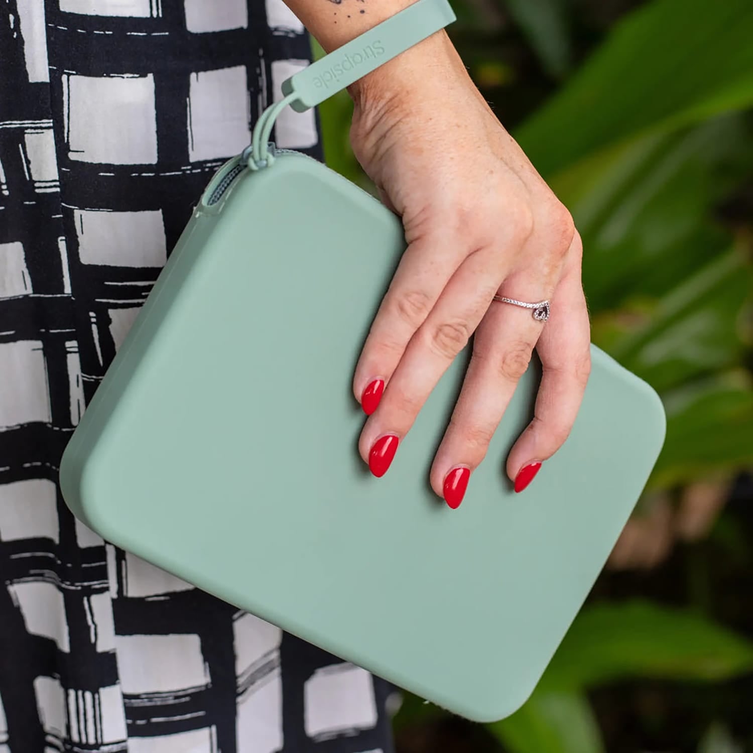 Strapsicle Clutch Sleeve for Select Kindle and Kobo E-Readers, Sage Green