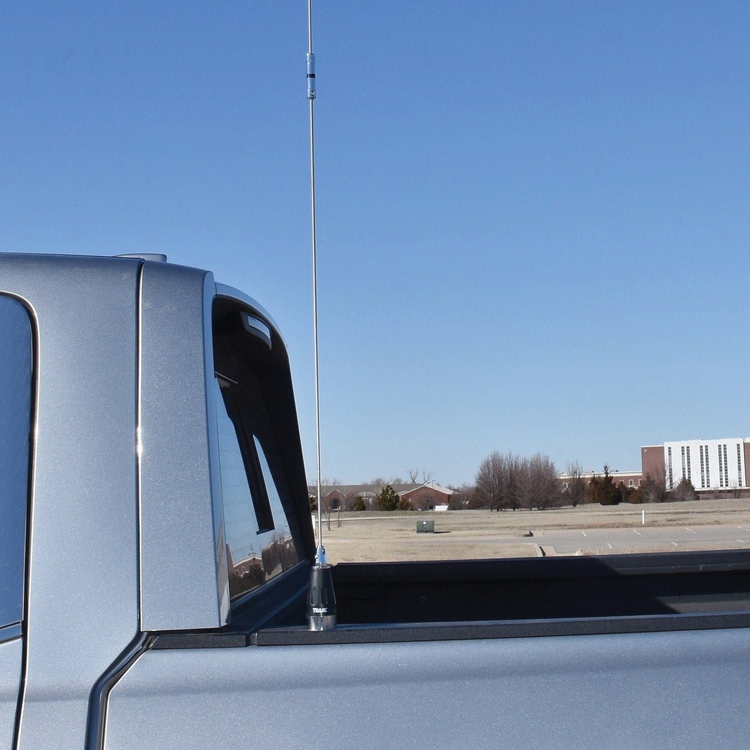 Tram 136 MHz to 174 MHz Pretuned Gain Antenna