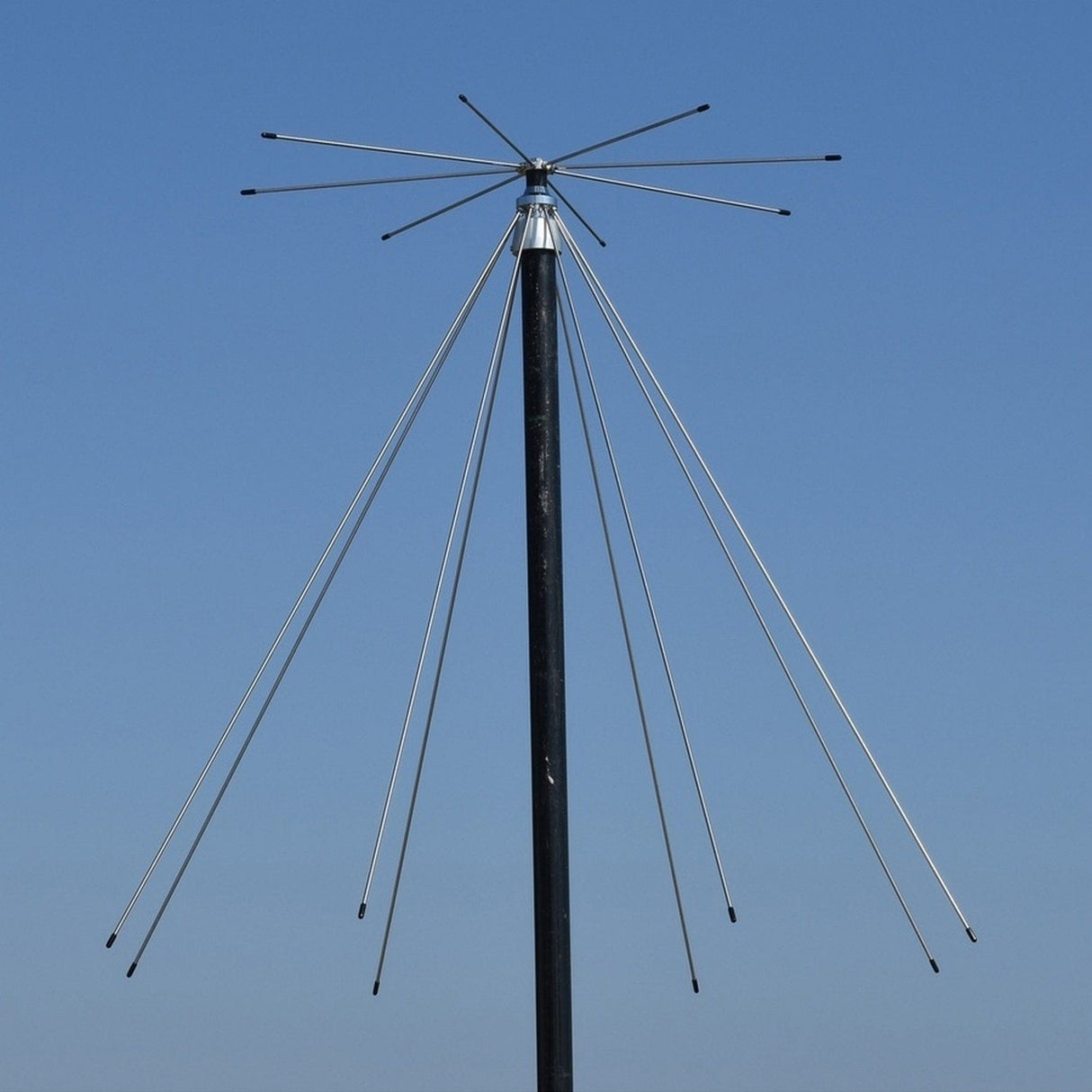 Tram 200-Watt Broad-Band Scanner 25 MHz to 1300 MHz Super Discone Stainless Steel Base Antenna