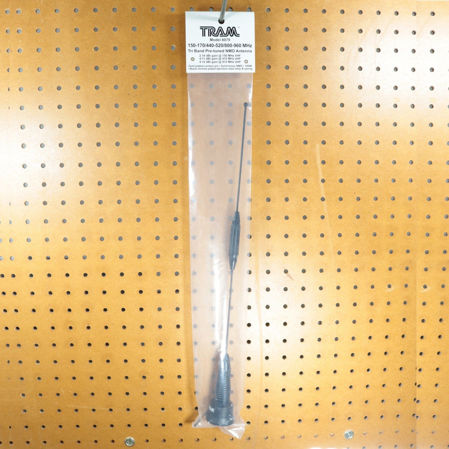 Tram 150 to 170/440 to 520/800 to 960 MHz 4.12-dBi Gain 17-1/2-In. Tall Pre-Tuned Tri-Band NMO Wideband Antenna