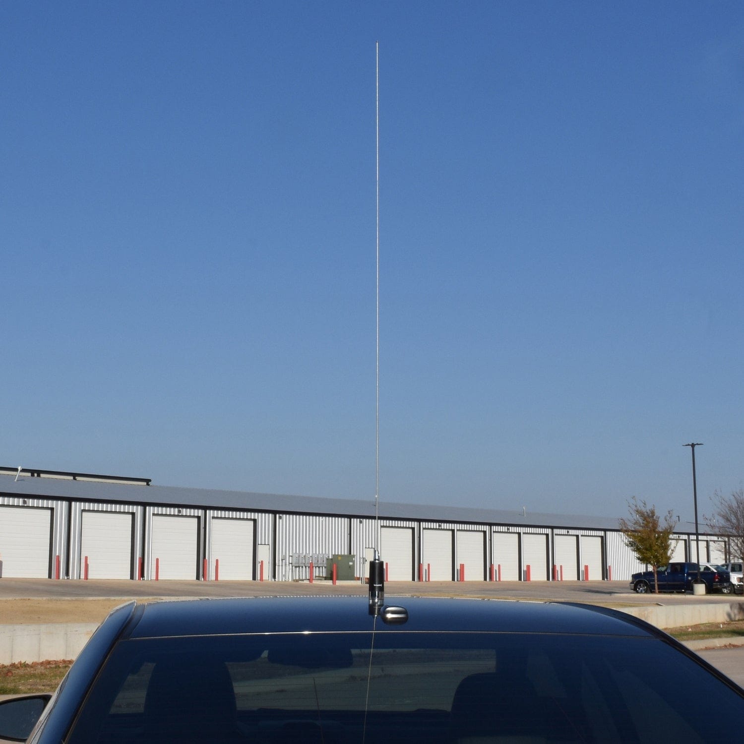 Browning 200-Watt Low-Band 26.5 MHz to 30 MHz Unity-Gain UHF Antenna with NMO Mounting, Silver Base