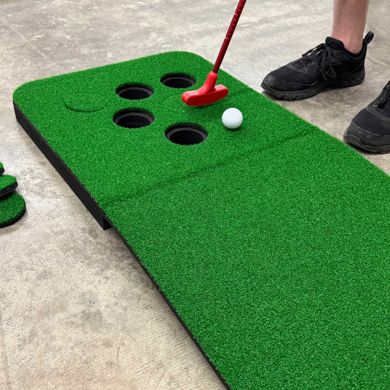 YardGames Putter Pong Golf Putting Game Set