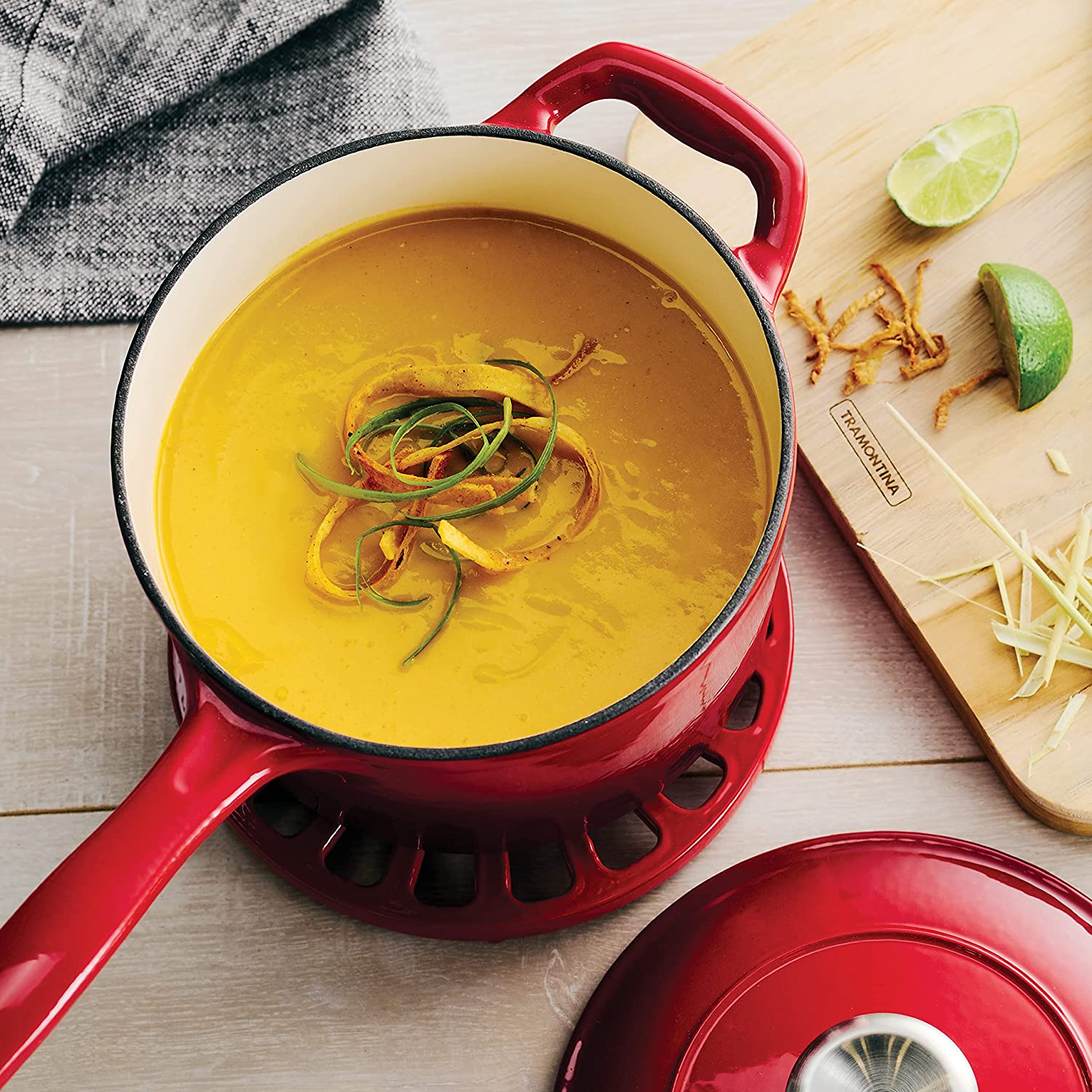 Cuisine Company Enameled Cast Iron 2.5-Quart Covered Sauce Pan with Lid, Gradated Red