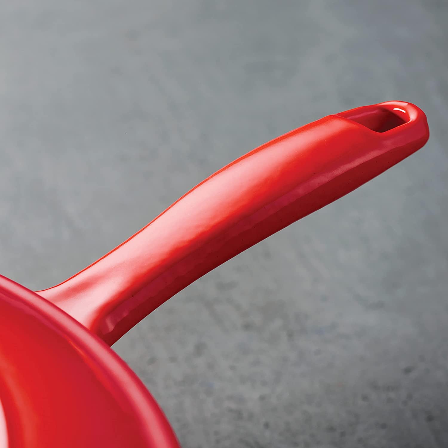 Cuisine Company Enameled Cast Iron 2.5-Quart Covered Sauce Pan with Lid, Gradated Red