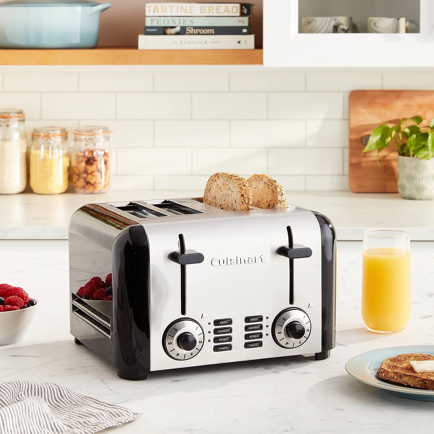 Cuisinart 4-Slice Toast & Bagels Compact Toaster, Stainless Steel/Black - Certified Refurbished