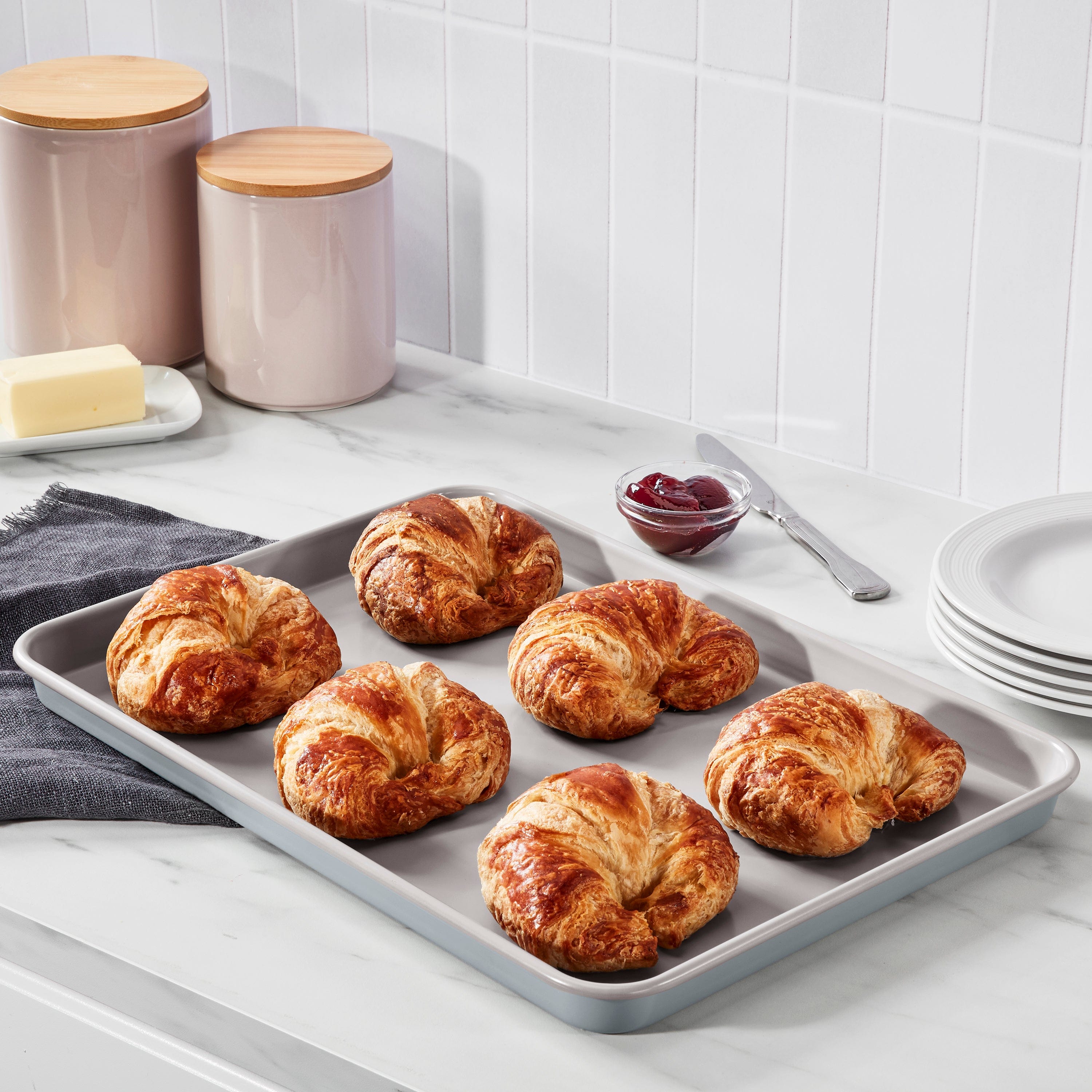 Cuisinart Culinary Collection 17″ Baking Sheet, Gray