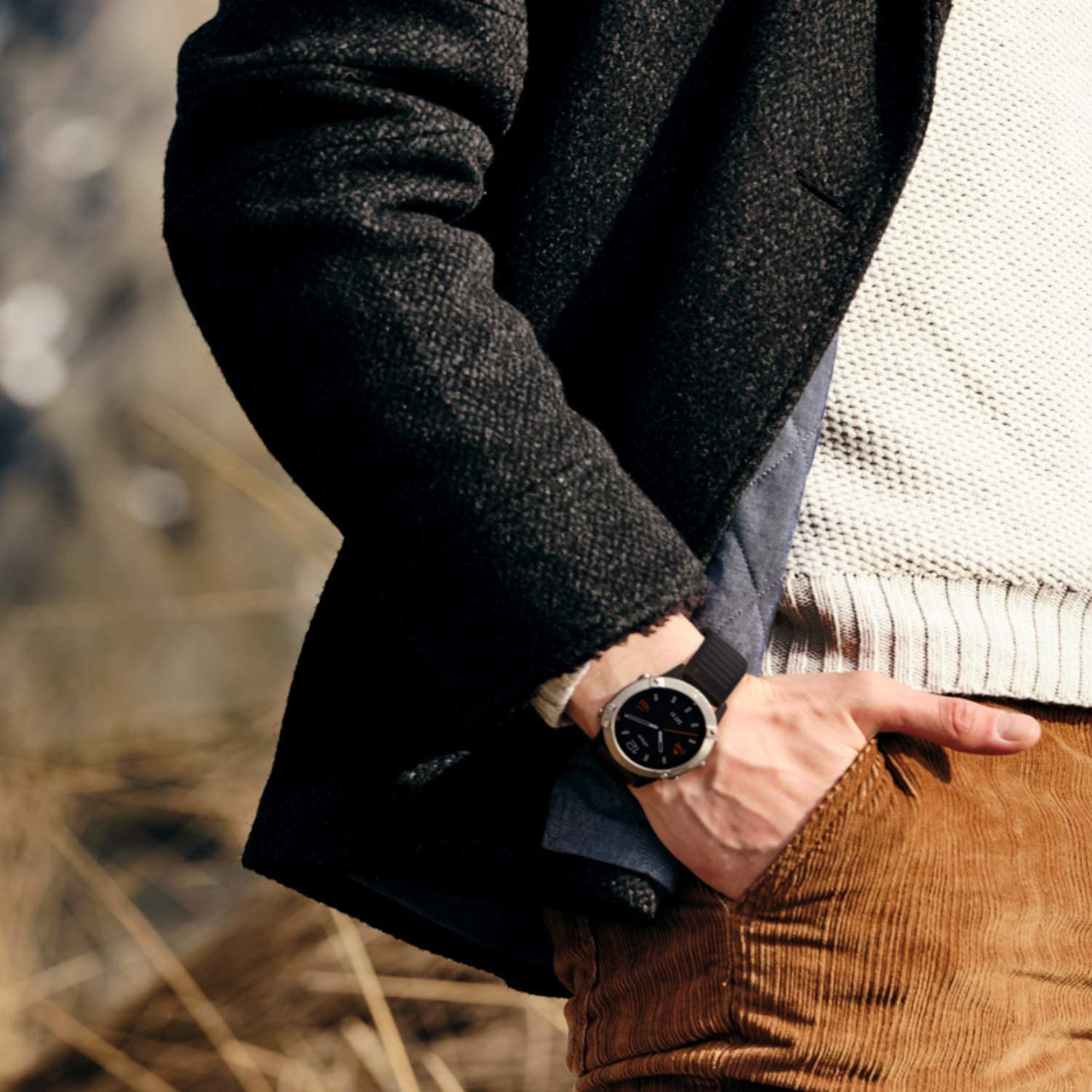 Garmin Fenix 6, Premium Multisport GPS Watch, Heat and Altitude Adjusted V02 Max Silver with Black Band - Certified Refurbished