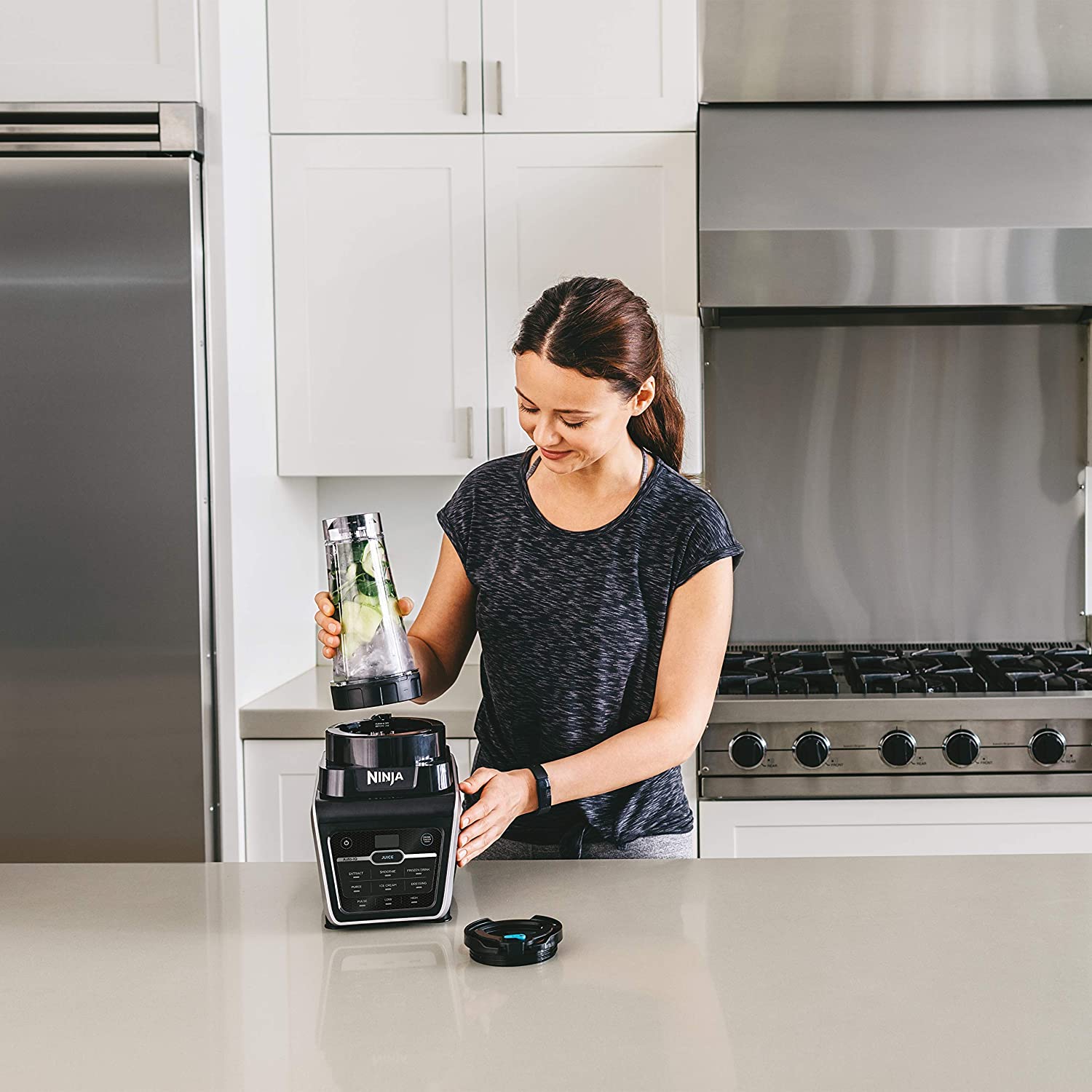 Ninja 72oz Vacuum Duo with Advanced Juicing Filtration Blender, Black