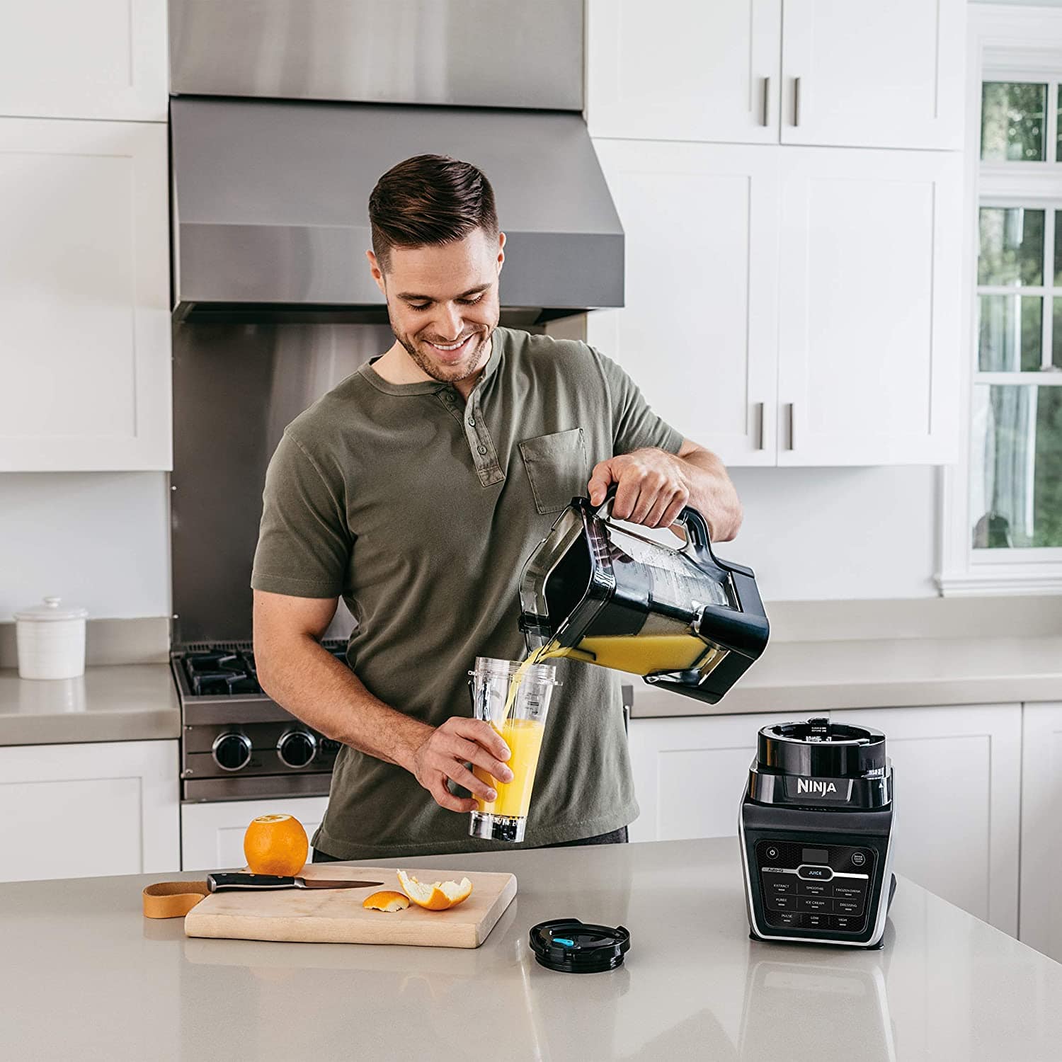 Ninja 72oz Vacuum Duo with Advanced Juicing Filtration Blender, Black