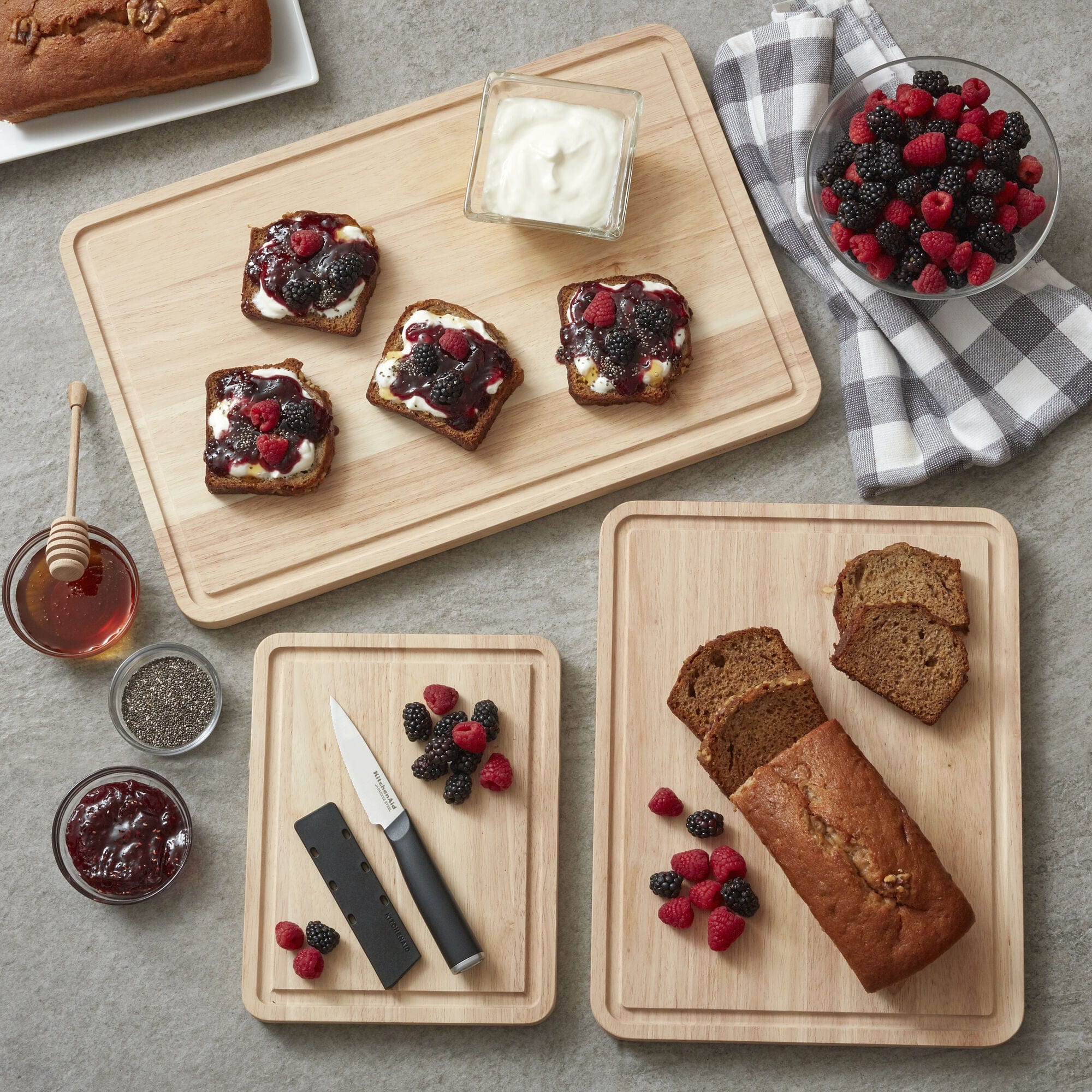 KitchenAid Classic Rubberwood Cutting Board, Perimeter Trench, Reversible Chopping Board, 8x10-Inch, Natural