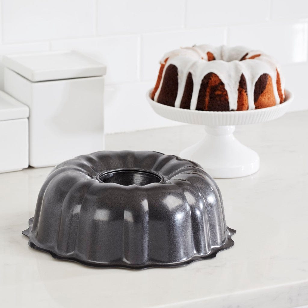 Cuisinart 9.5" Fluted Cake Pan, Silver