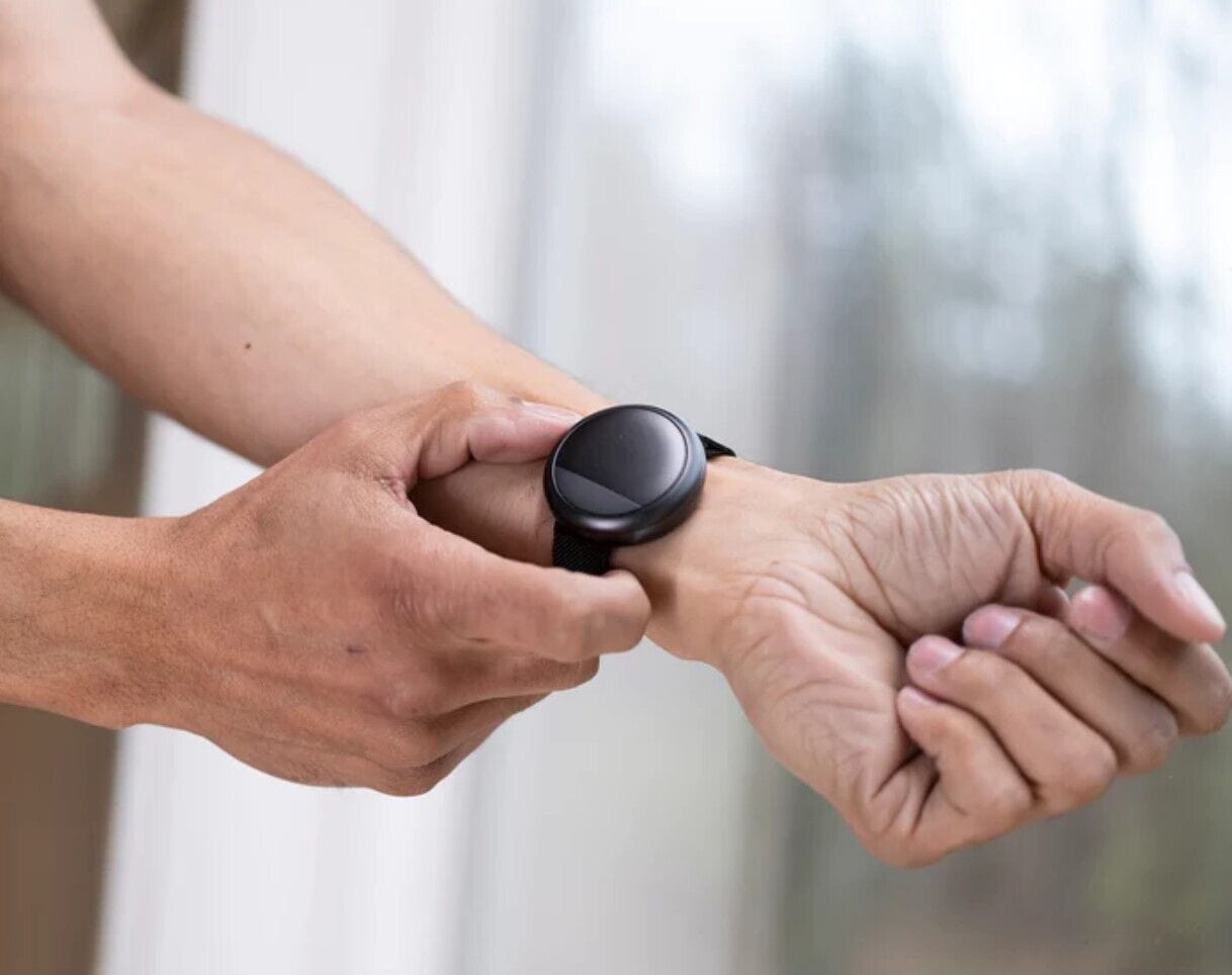 Embr Labs Wave2 Thermal Wristband Black Excellent Refurbished