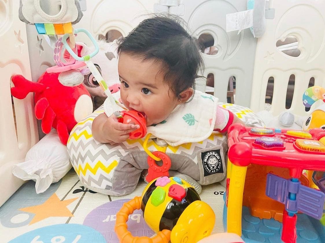 Hugaboo Infant Sitting Chair, Portable, Washable Baby Floor Seat, Yellow Chevron