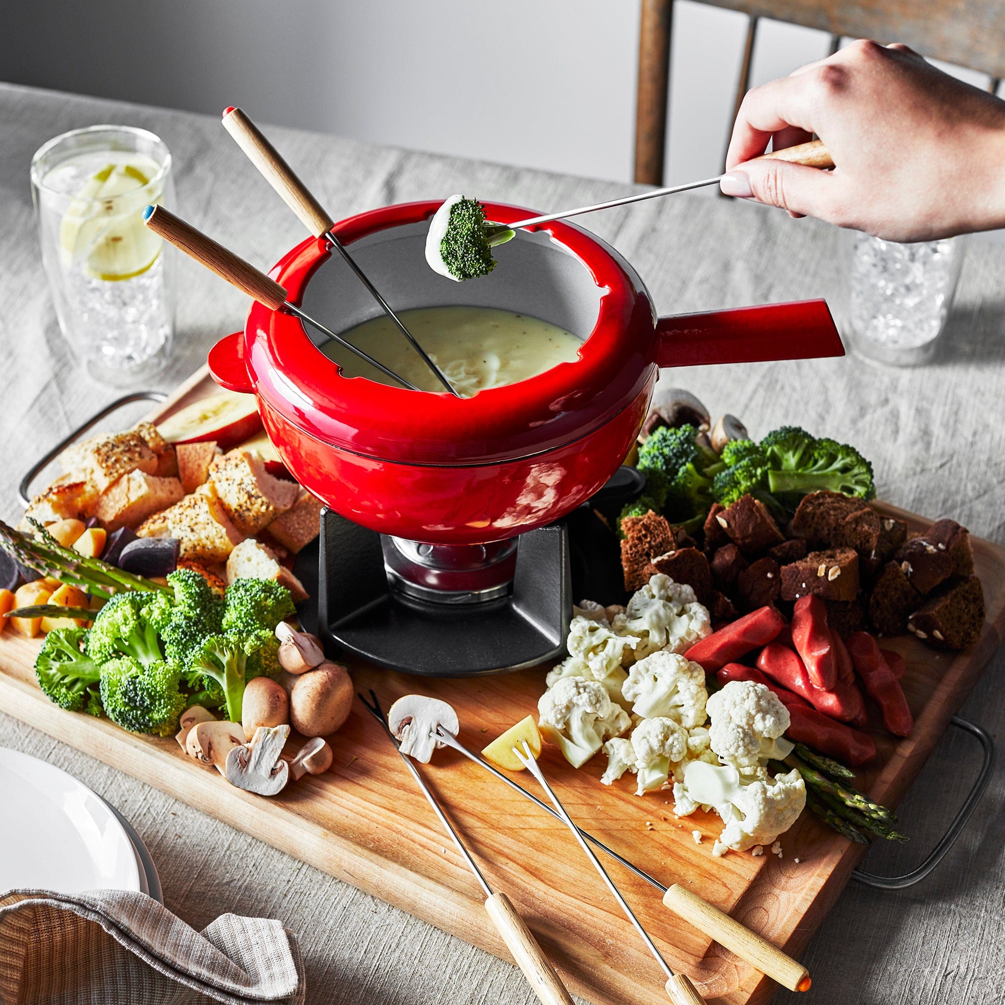 Zwilling 8-in Fondue Pot Set with 6 Forks, For Chocolate, Caramel, Cheese, Sauces and More